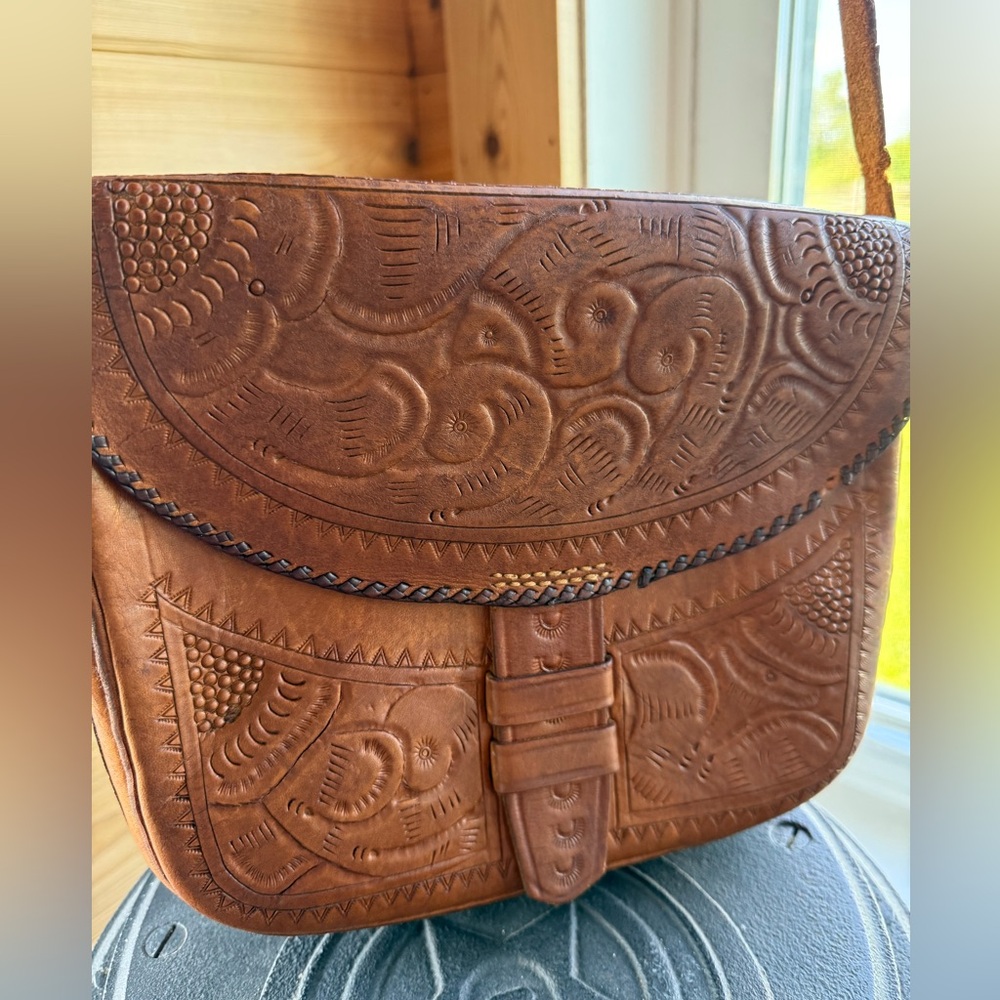 Handmade VINTAGE 70s Tan Leather Crossbody